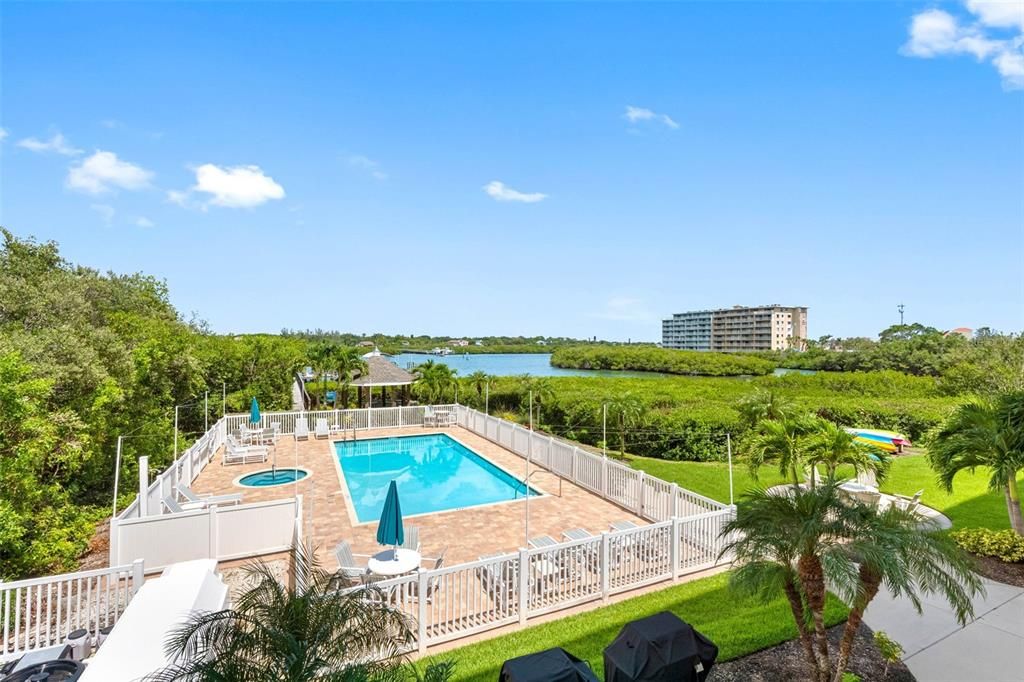 En Venta: $933,888 (3 camas, 2 baños, 1560 Pies cuadrados)