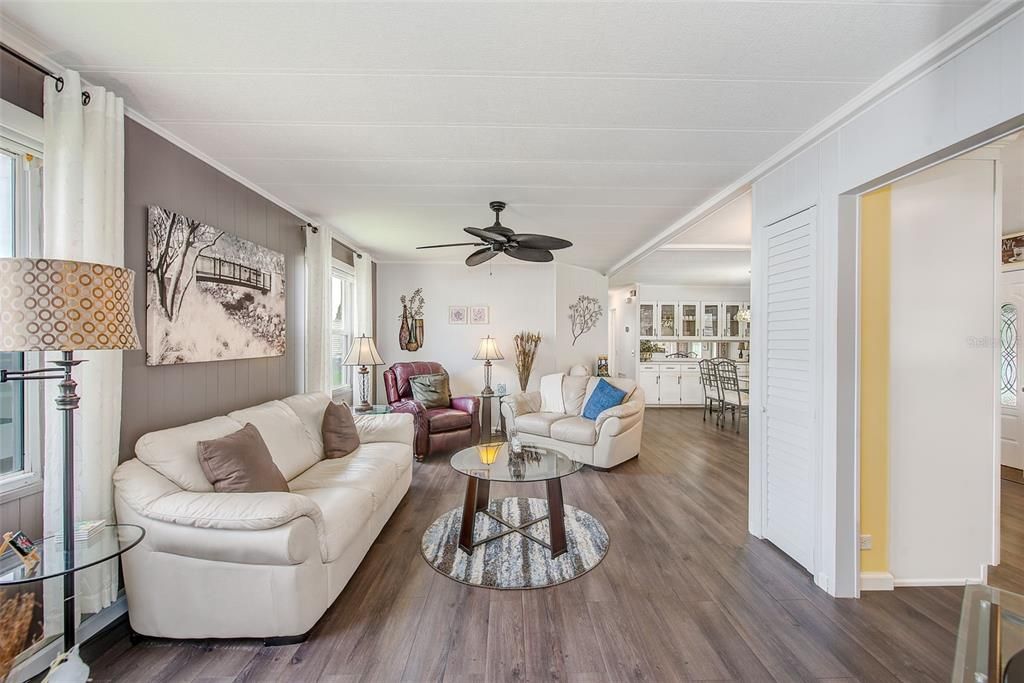 For Sale: $212,000 (2 beds, 2 baths, 1152 Square Feet)