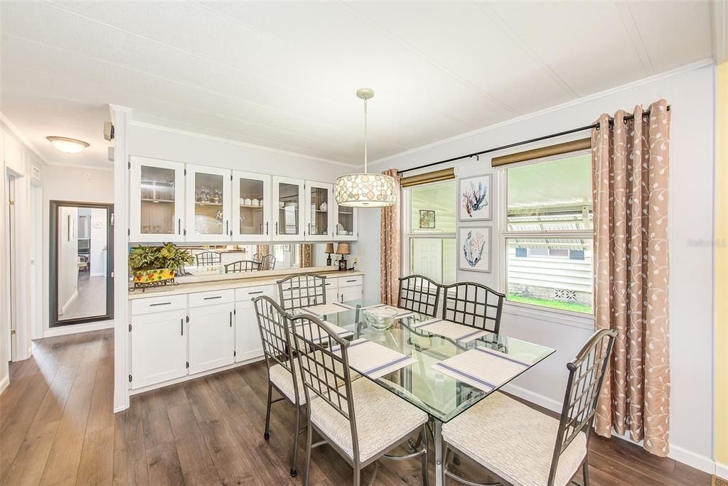 For Sale: $212,000 (2 beds, 2 baths, 1152 Square Feet)