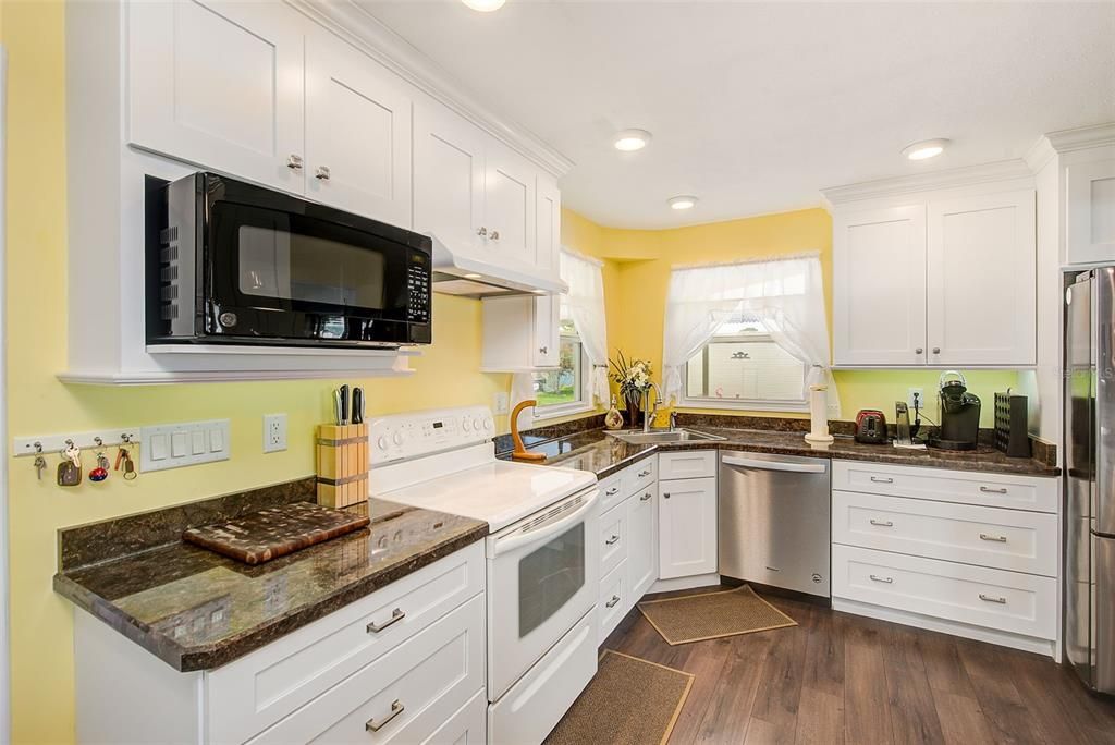For Sale: $212,000 (2 beds, 2 baths, 1152 Square Feet)