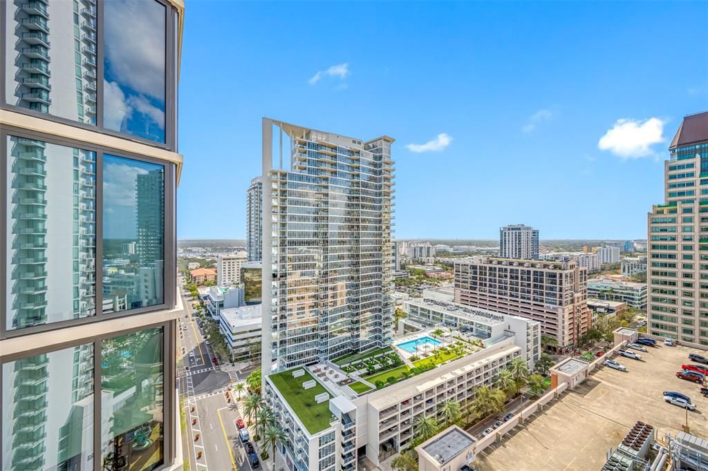 Active With Contract: $4,650 (3 beds, 2 baths, 1945 Square Feet)