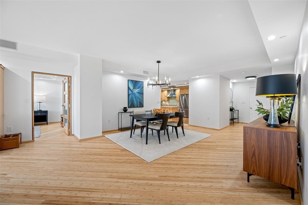 Active With Contract: $4,650 (3 beds, 2 baths, 1945 Square Feet)