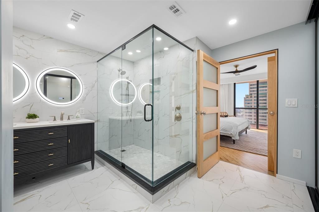 Active With Contract: $4,650 (3 beds, 2 baths, 1945 Square Feet)