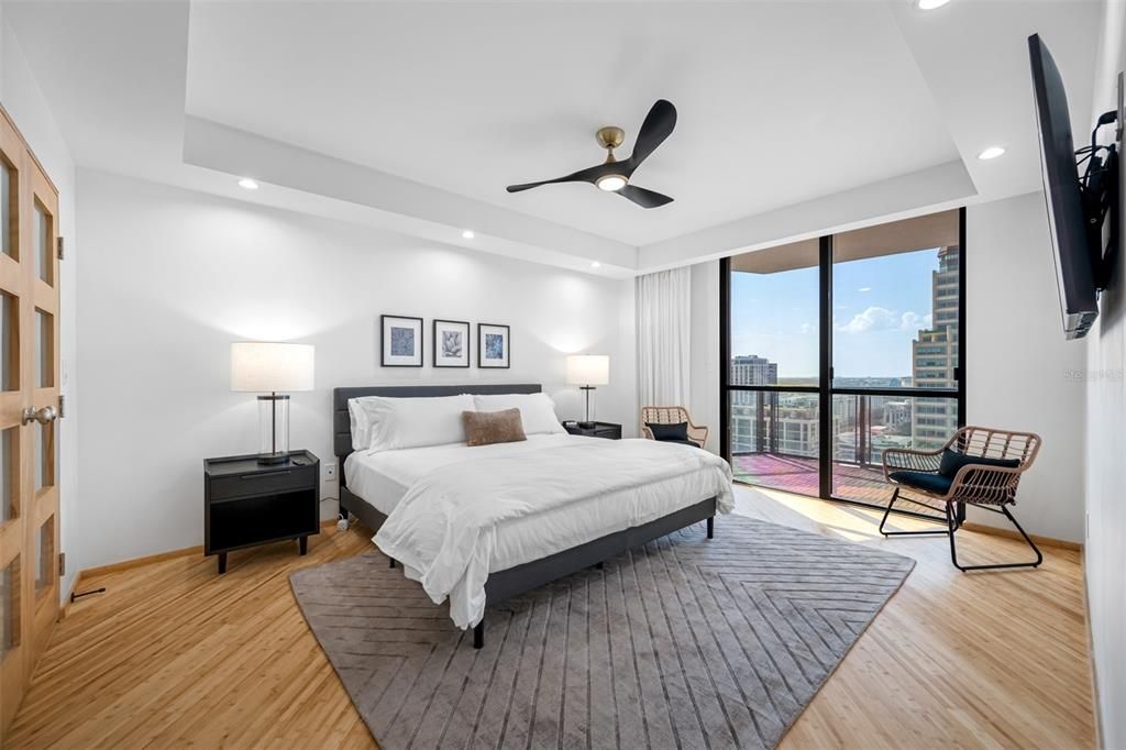 Active With Contract: $4,650 (3 beds, 2 baths, 1945 Square Feet)