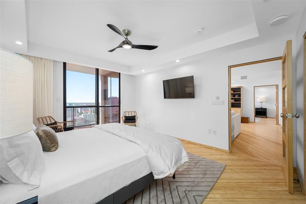 Active With Contract: $4,650 (3 beds, 2 baths, 1945 Square Feet)