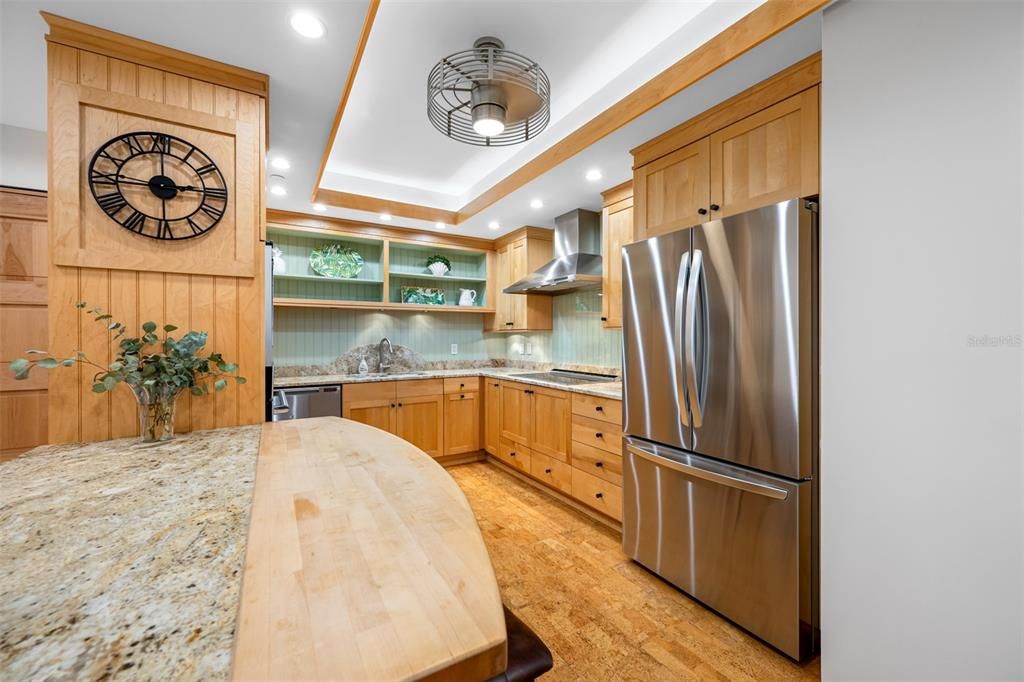 Active With Contract: $4,650 (3 beds, 2 baths, 1945 Square Feet)