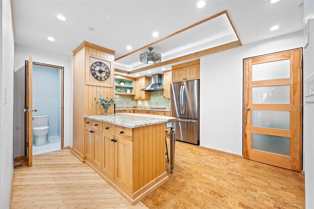 Active With Contract: $4,650 (3 beds, 2 baths, 1945 Square Feet)