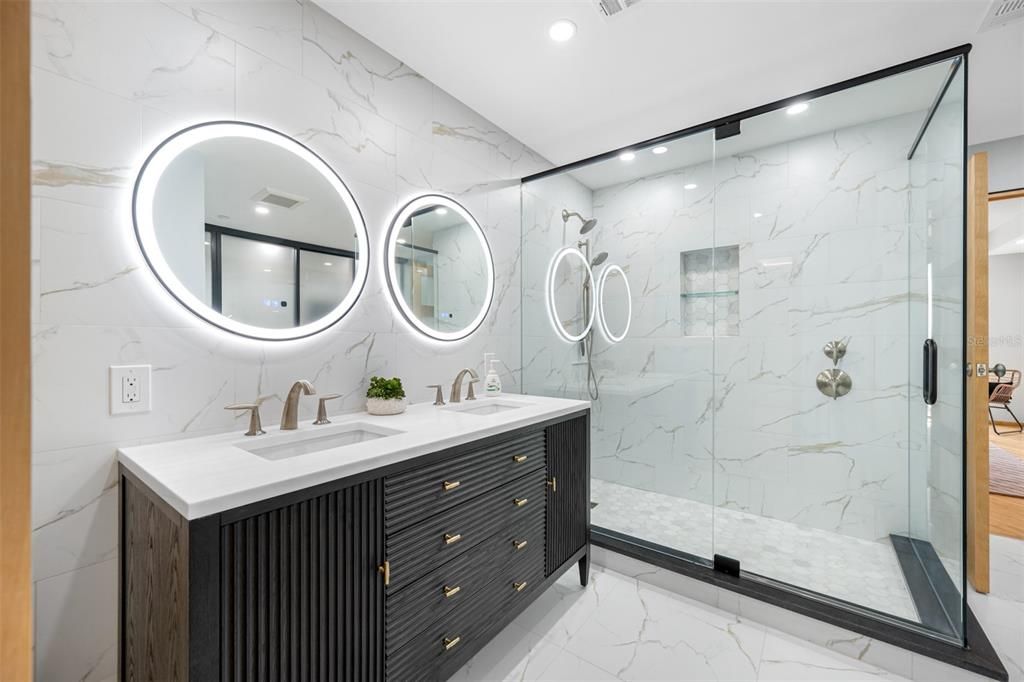 Active With Contract: $4,650 (3 beds, 2 baths, 1945 Square Feet)