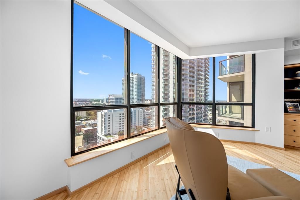 Active With Contract: $4,650 (3 beds, 2 baths, 1945 Square Feet)