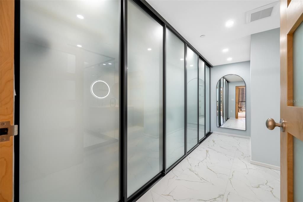 Active With Contract: $4,650 (3 beds, 2 baths, 1945 Square Feet)