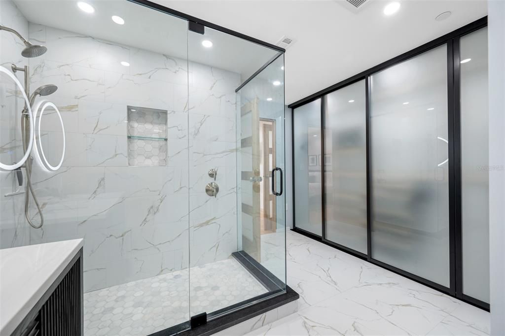 Active With Contract: $4,650 (3 beds, 2 baths, 1945 Square Feet)
