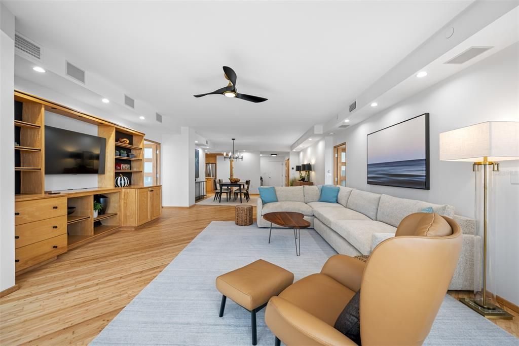 Active With Contract: $4,650 (3 beds, 2 baths, 1945 Square Feet)