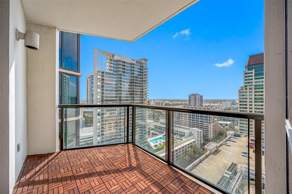 Active With Contract: $4,650 (3 beds, 2 baths, 1945 Square Feet)
