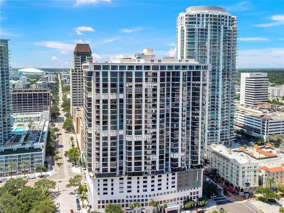 Active With Contract: $4,650 (3 beds, 2 baths, 1945 Square Feet)