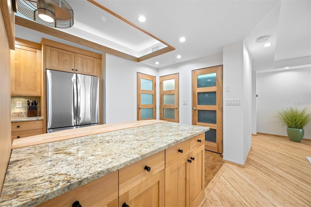 Active With Contract: $4,650 (3 beds, 2 baths, 1945 Square Feet)