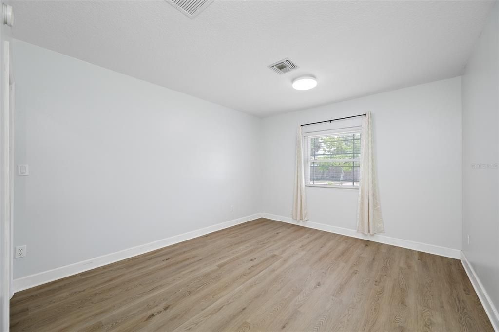 На продажу: $349,900 (3 спален, 2 ванн, 1248 Квадратных фут)