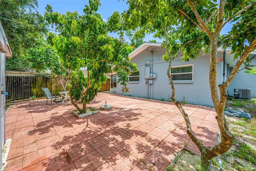 На продажу: $349,900 (3 спален, 2 ванн, 1248 Квадратных фут)