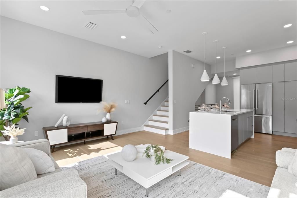 Active With Contract: $4,000 (2 beds, 2 baths, 1679 Square Feet)