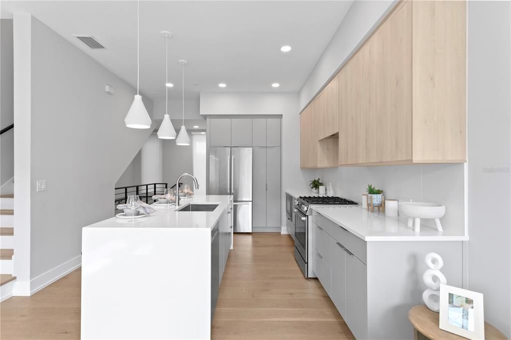 Active With Contract: $4,000 (2 beds, 2 baths, 1679 Square Feet)