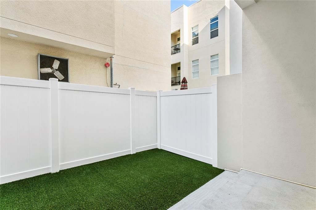 Active With Contract: $4,000 (2 beds, 2 baths, 1679 Square Feet)