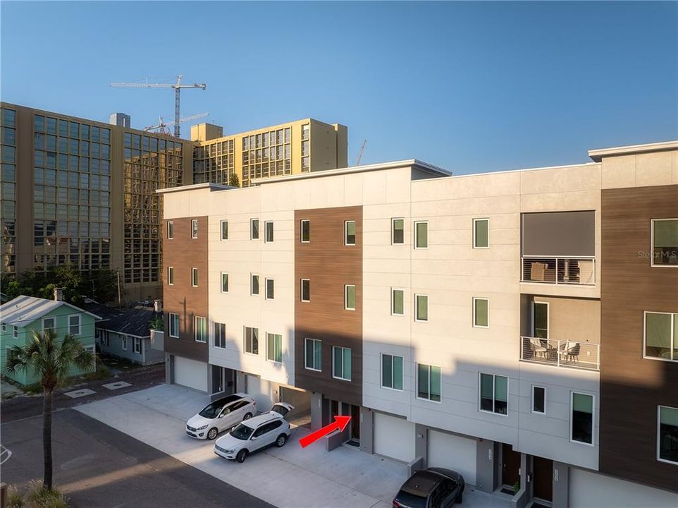 Active With Contract: $4,000 (2 beds, 2 baths, 1679 Square Feet)