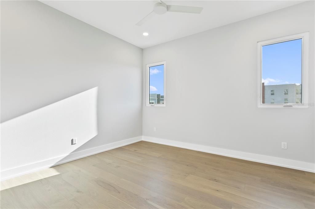 Active With Contract: $4,000 (2 beds, 2 baths, 1679 Square Feet)