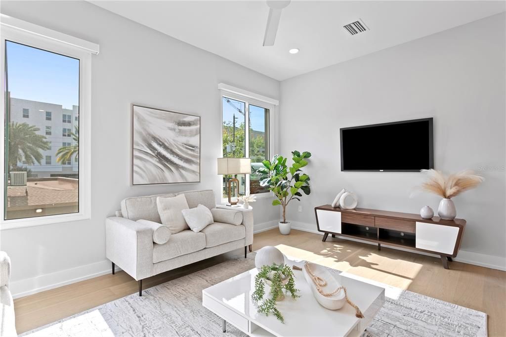 Active With Contract: $4,000 (2 beds, 2 baths, 1679 Square Feet)