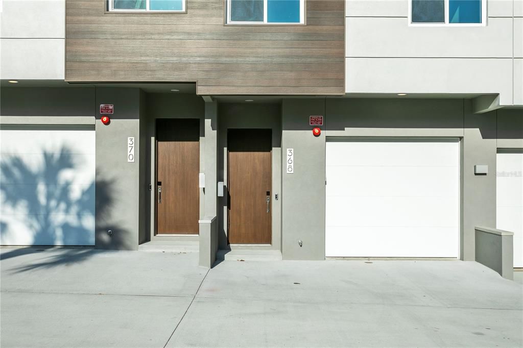 Active With Contract: $4,000 (2 beds, 2 baths, 1679 Square Feet)