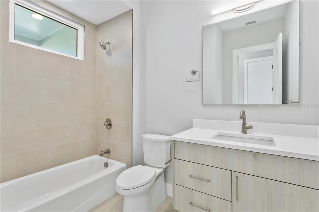 Active With Contract: $4,000 (2 beds, 2 baths, 1679 Square Feet)