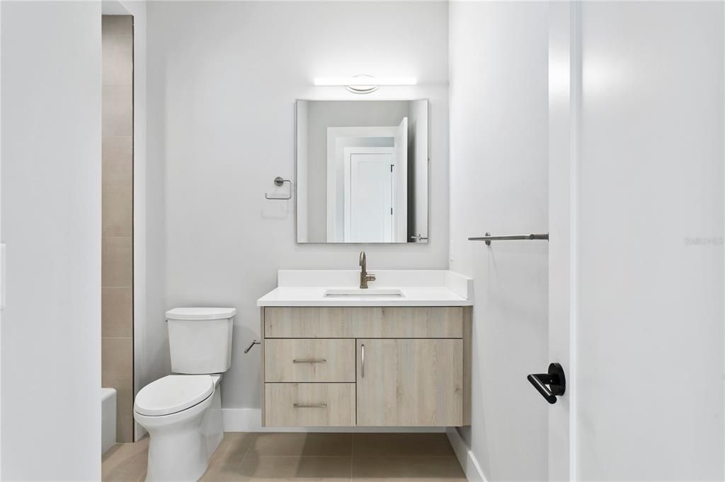 Active With Contract: $4,000 (2 beds, 2 baths, 1679 Square Feet)