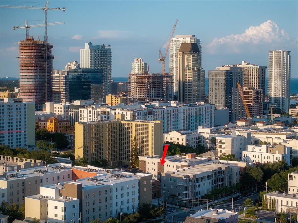 Active With Contract: $4,000 (2 beds, 2 baths, 1679 Square Feet)