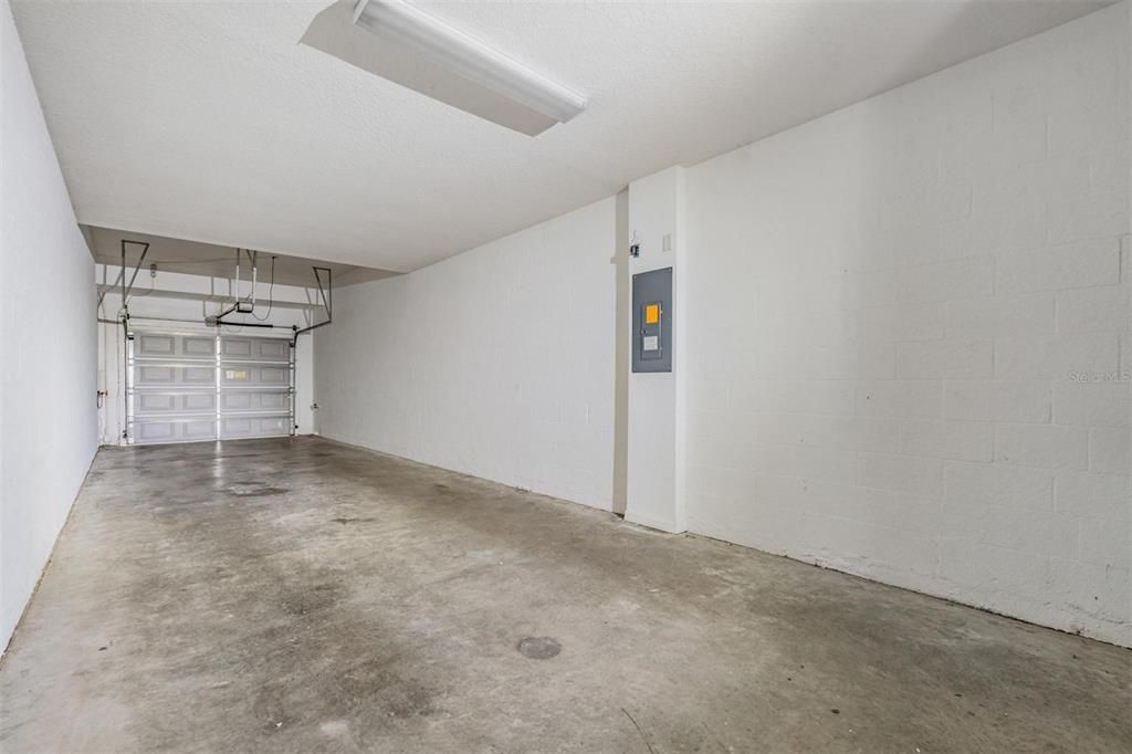 For Rent: $2,400 (2 beds, 2 baths, 1738 Square Feet)