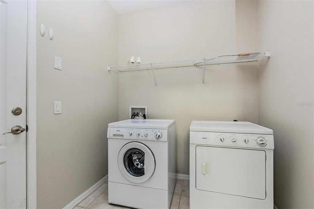 For Rent: $2,400 (2 beds, 2 baths, 1738 Square Feet)