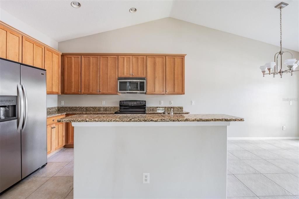 For Rent: $2,400 (2 beds, 2 baths, 1738 Square Feet)