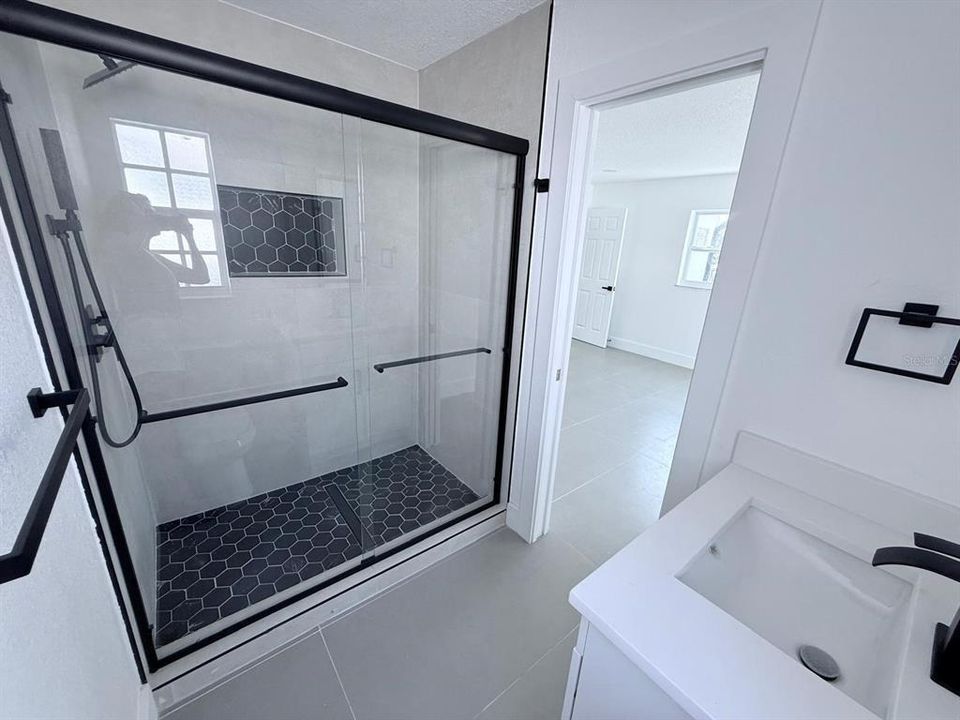 For Rent: $6,250 (3 beds, 2 baths, 1889 Square Feet)