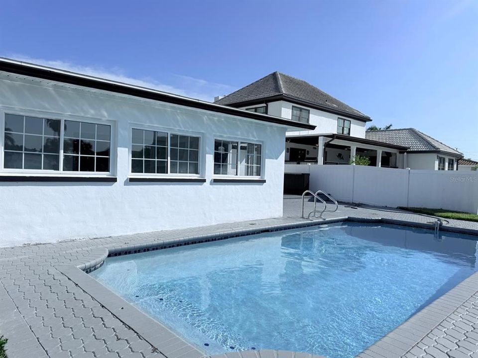 For Rent: $6,250 (3 beds, 2 baths, 1889 Square Feet)