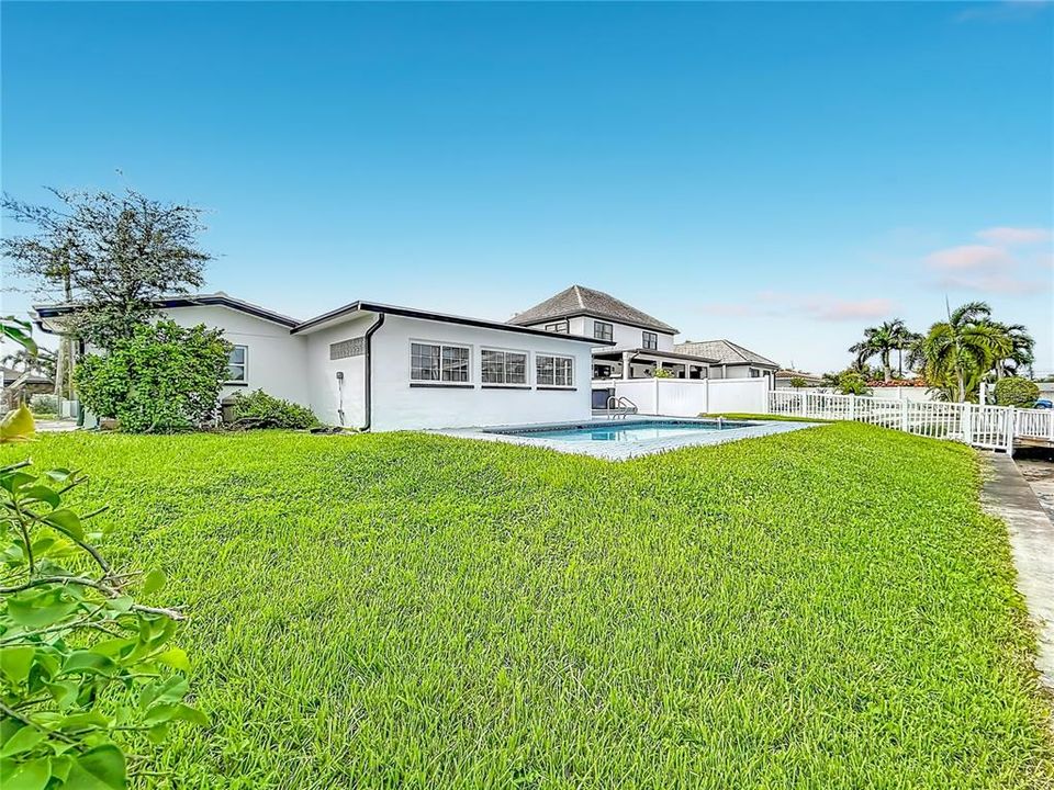 For Rent: $5,500 (3 beds, 2 baths, 1889 Square Feet)