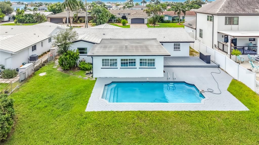 For Rent: $5,500 (3 beds, 2 baths, 1889 Square Feet)
