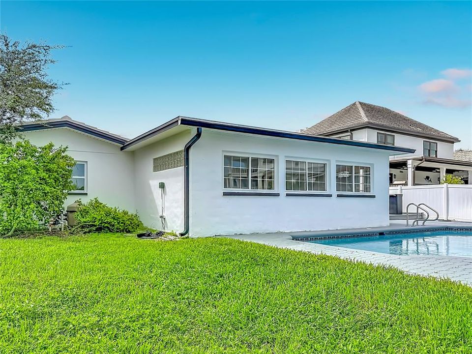 For Rent: $5,500 (3 beds, 2 baths, 1889 Square Feet)