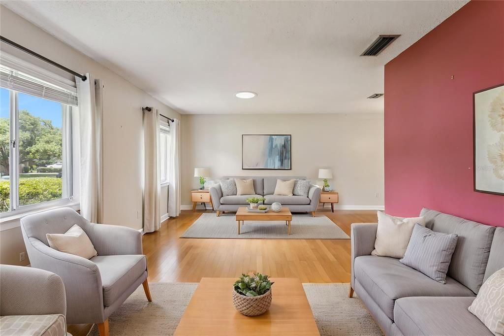 En Venta: $425,000 (4 camas, 2 baños, 2276 Pies cuadrados)