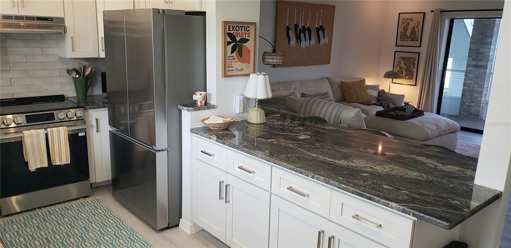 For Rent: $3,400 (2 beds, 2 baths, 1025 Square Feet)