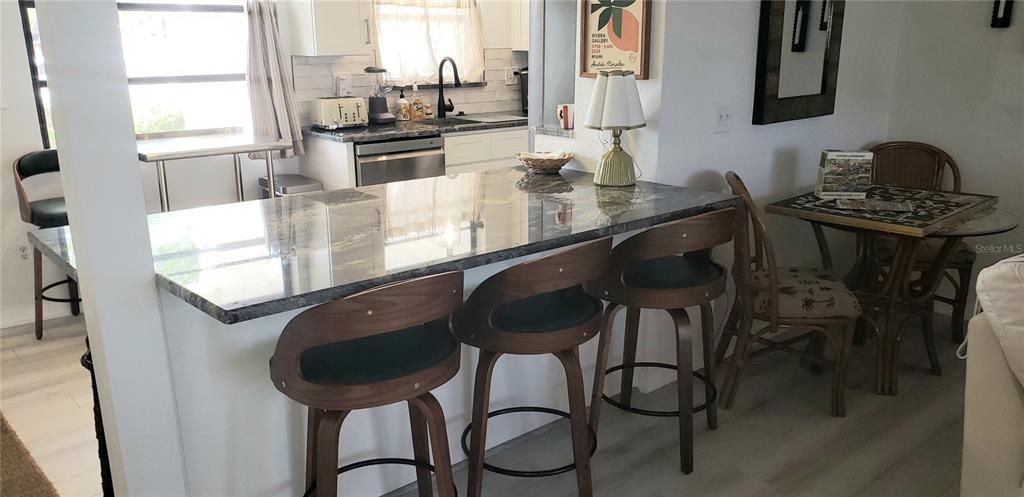For Rent: $3,400 (2 beds, 2 baths, 1025 Square Feet)