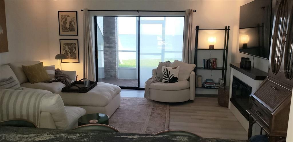 For Rent: $3,400 (2 beds, 2 baths, 1025 Square Feet)