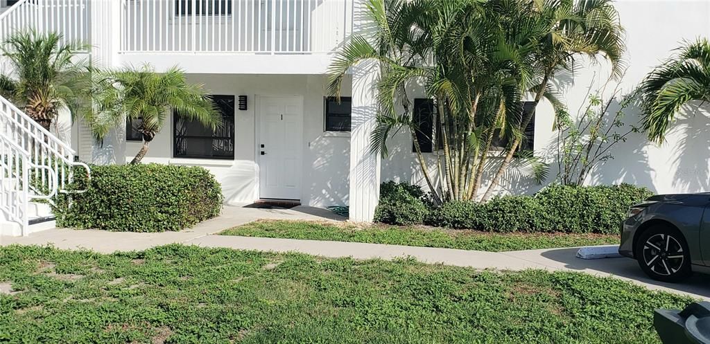 For Rent: $3,400 (2 beds, 2 baths, 1025 Square Feet)
