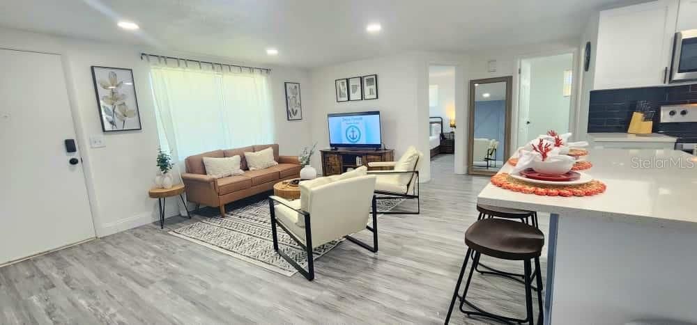 For Rent: $2,200 (3 beds, 2 baths, 1354 Square Feet)