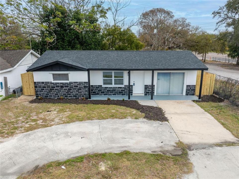 For Rent: $2,200 (3 beds, 2 baths, 1354 Square Feet)