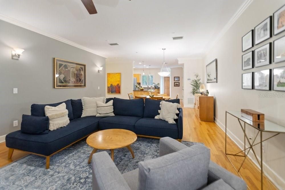 En Venta: $634,999 (3 camas, 3 baños, 2534 Pies cuadrados)