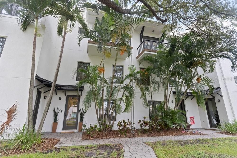En Venta: $634,999 (3 camas, 3 baños, 2534 Pies cuadrados)
