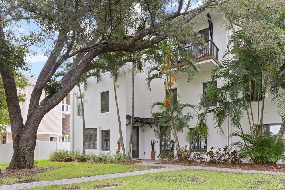 En Venta: $634,999 (3 camas, 3 baños, 2534 Pies cuadrados)