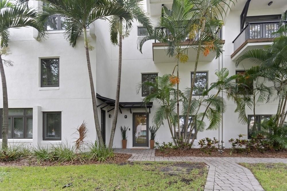 En Venta: $634,999 (3 camas, 3 baños, 2534 Pies cuadrados)